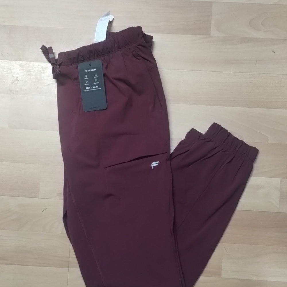 nwt fabletics "the one" Maroon Jogger Pants